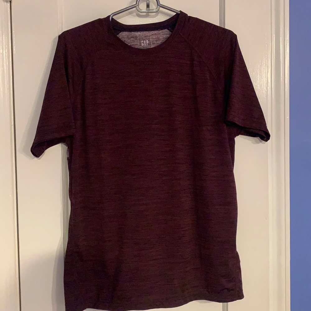 Gap Workout Tee Size M